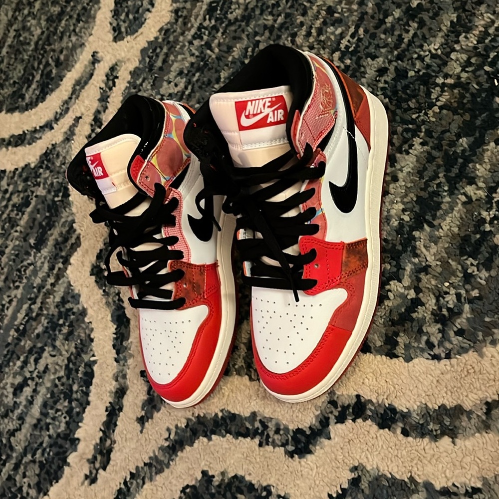 New without tags Nike Air Boys size 4.5